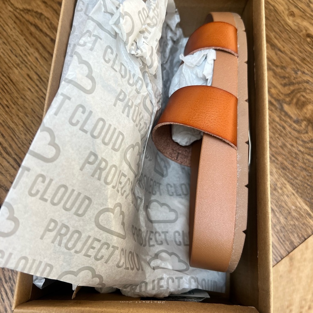 Project Cloud Women's Tan Sandals - Picture 4 of 5